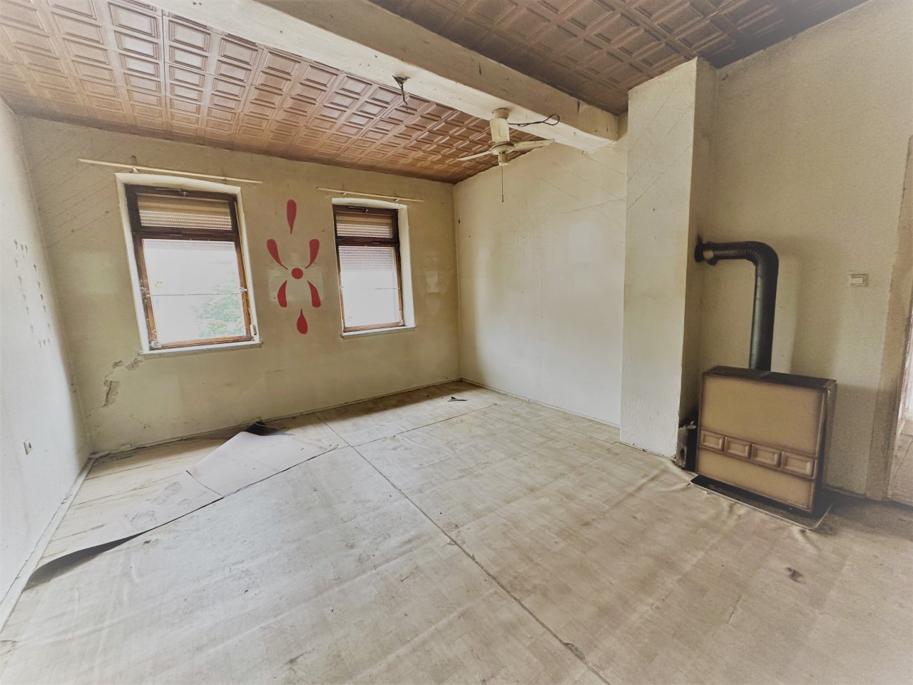 *** EXKLUSIVES MODERNISIERUNGSANGEBOT *** Kernsan.bedürftiges Bauernhaus mit Scheune, Innenhof und Nebengebäude im Ortskern von Weisenheim am Sand ***