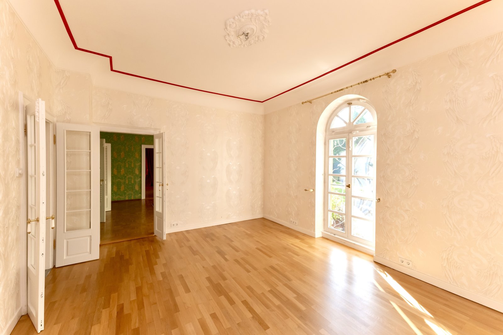*** Château Pompöös von Harald Glööckler in Kirchheim an der Weinstraße ***