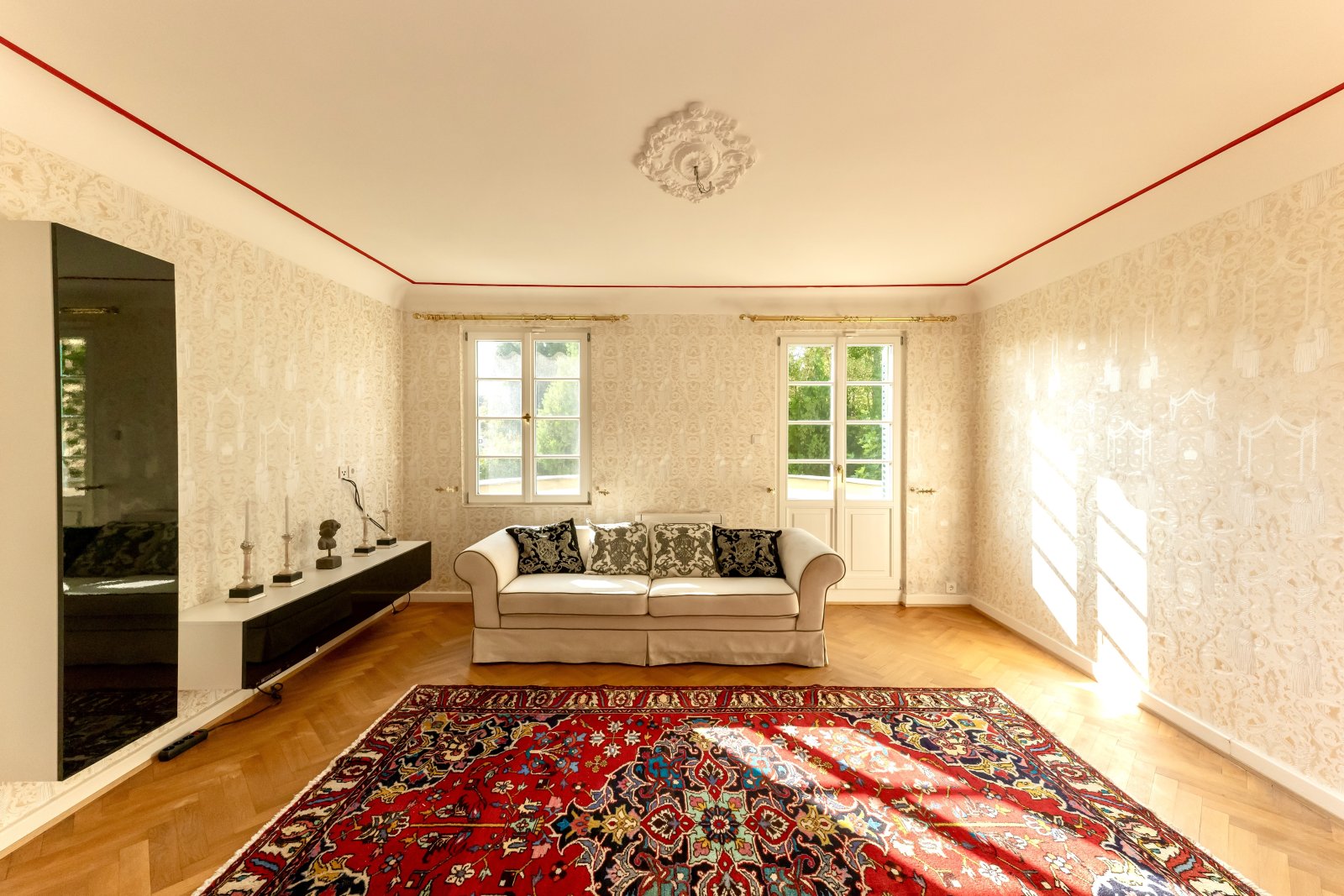 *** Château Pompöös von Harald Glööckler in Kirchheim an der Weinstraße ***