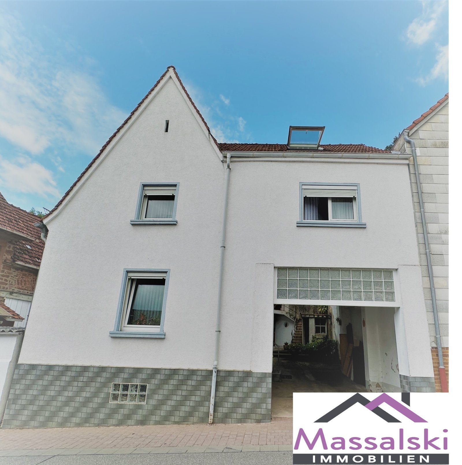 *** NEUER PREIS *** Renovierungs- bzw. teilweise Sanierungsbedürftiges Einfamilienhaus in Stauf mit tollem Fernblick zu verkaufen ***