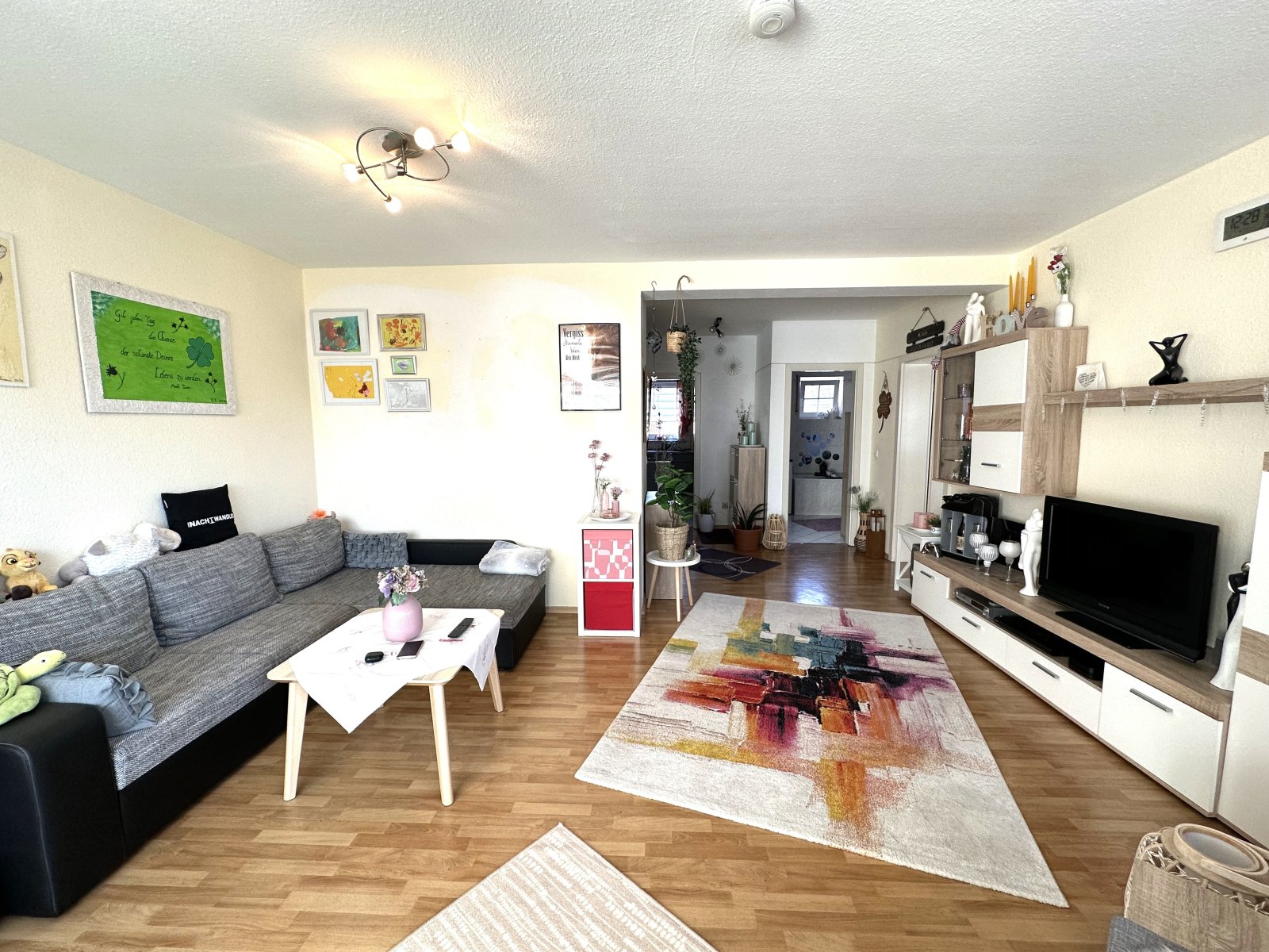 *** Schöne 2 ZKB Wohnung mit Balkon und Tiefgaragenstellplatz in kleiner Wohneinheit im Zentrum von Grünstadt ***