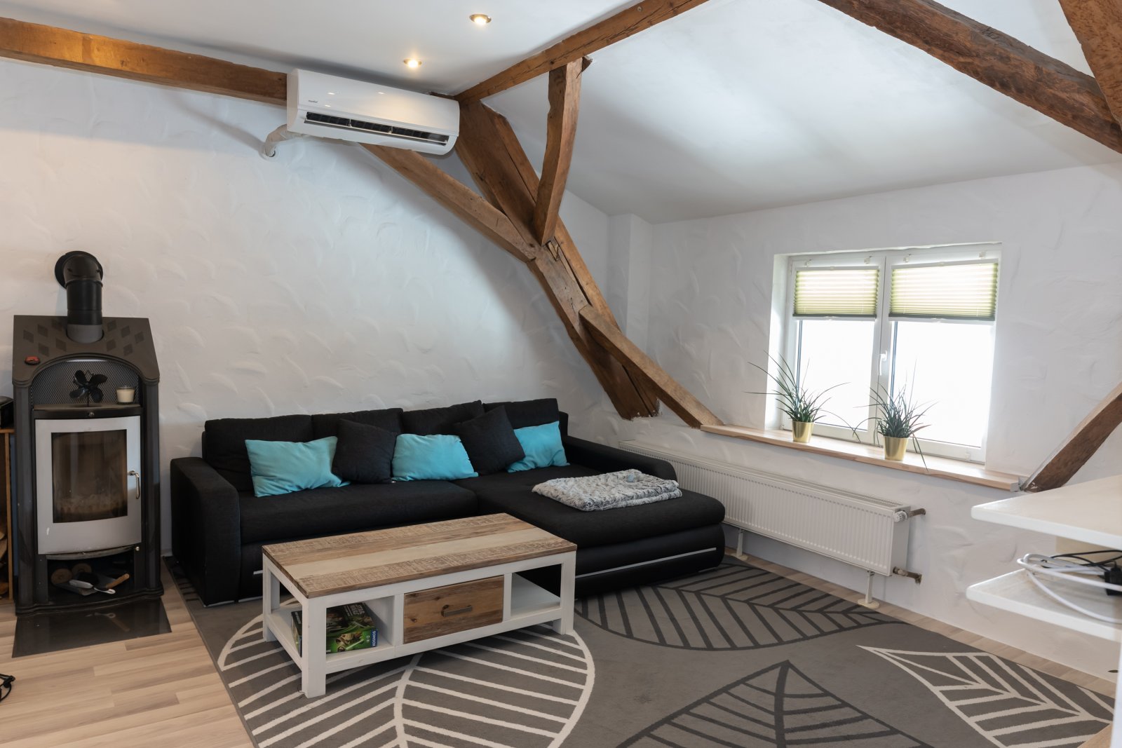 *** Aufwendig modern saniertes EFH mit Innenhof und zusätzlichem Baugrundstück in sehr ruhiger Lage von Eisenberg ***