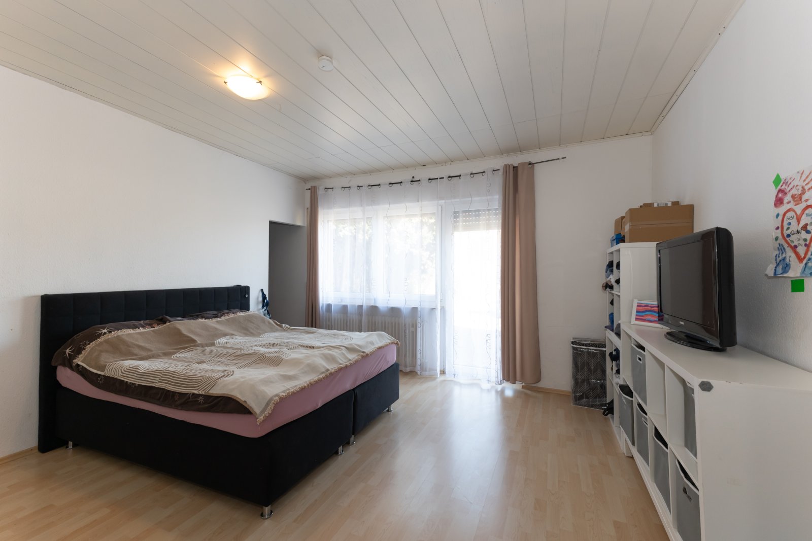 *** Großes Einfamilienhaus mit schönem Garten in sehr ruhiger Lage von Eisenberg ***