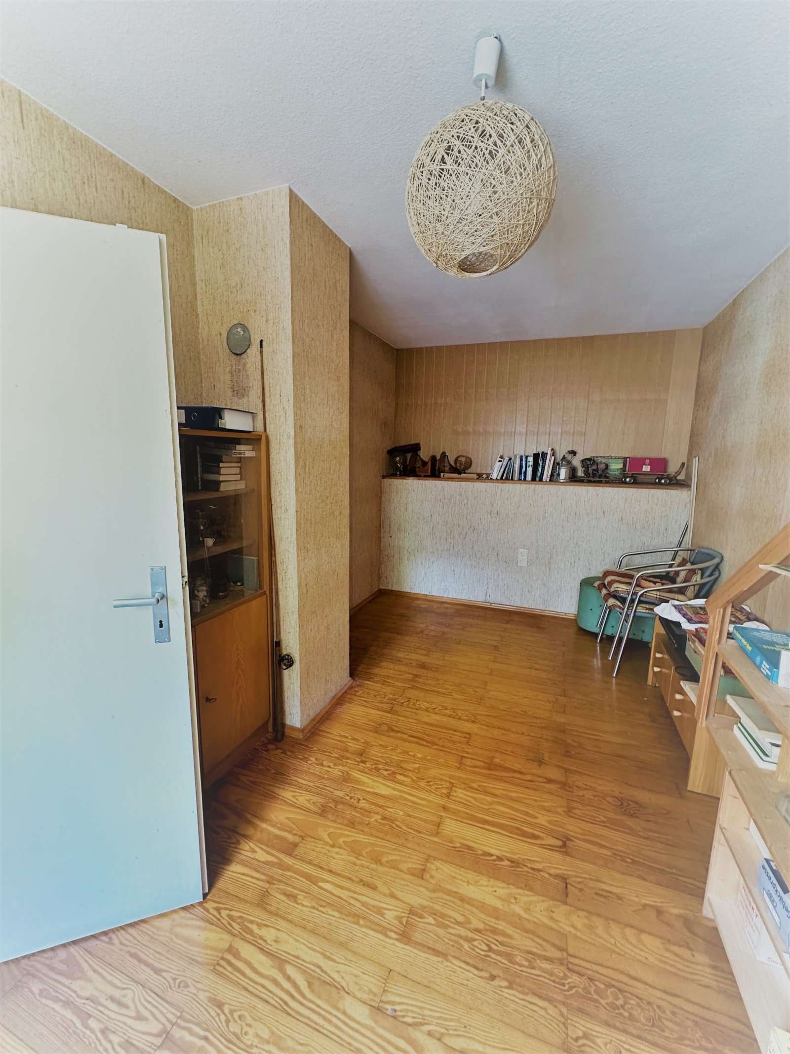 *** NEUER PREIS *** Renovierungs- bzw. teilweise Sanierungsbedürftiges Einfamilienhaus in Stauf mit kleinem Garten ***