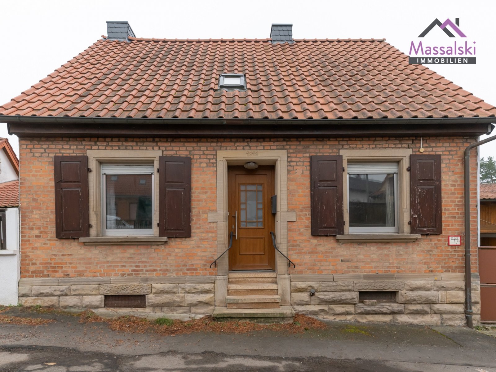NEUER PREIS !! Sanierungsbedürftiges EFH mit Garten, zwei Garagen und Nebengebäuden in Kerzenheim