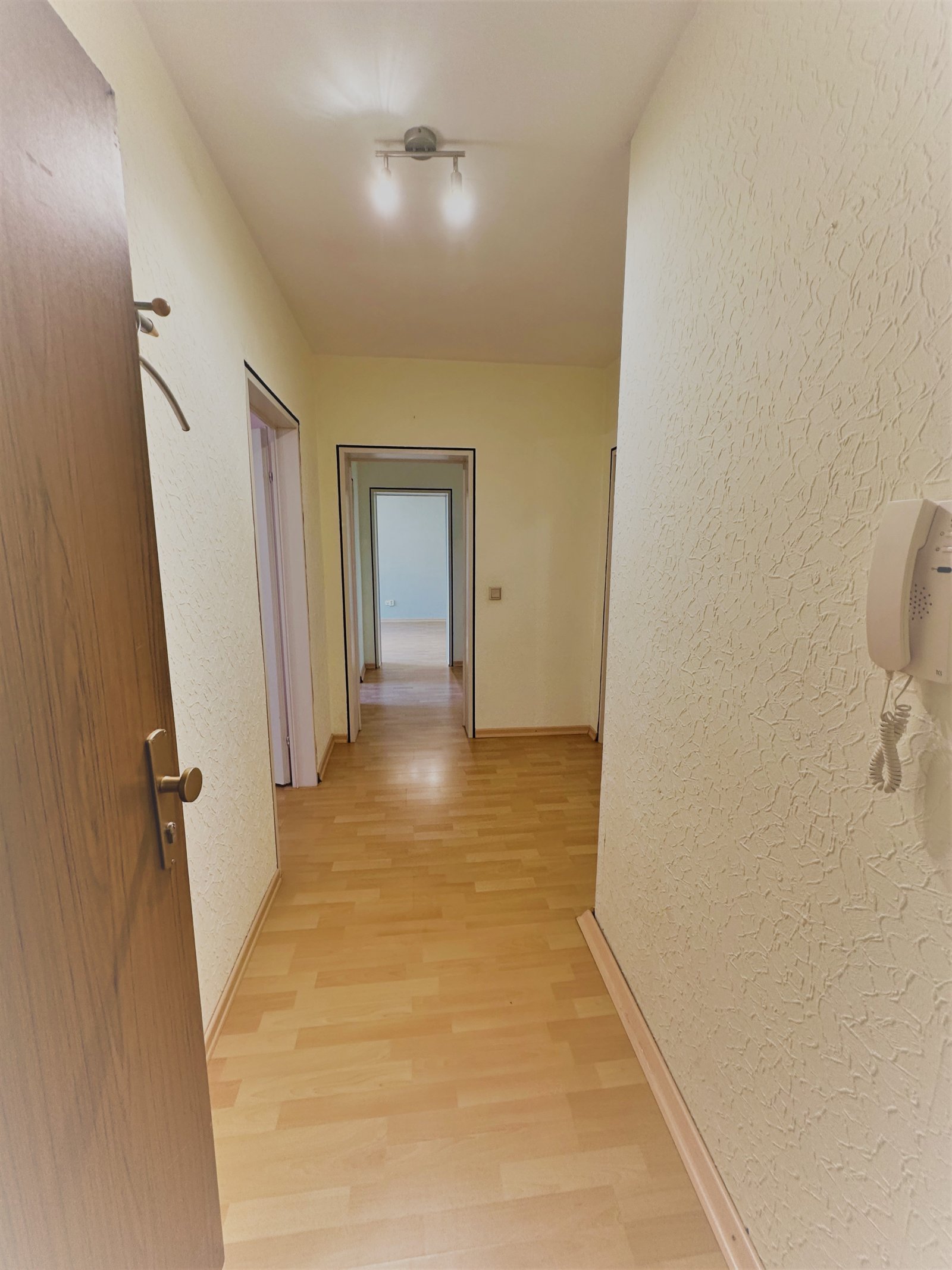 Gepflegte 2 ZKB Eigentumswohnung mit Loggia und Aufzug in ruhiger, zentraler Lage von Dudweiler Süd