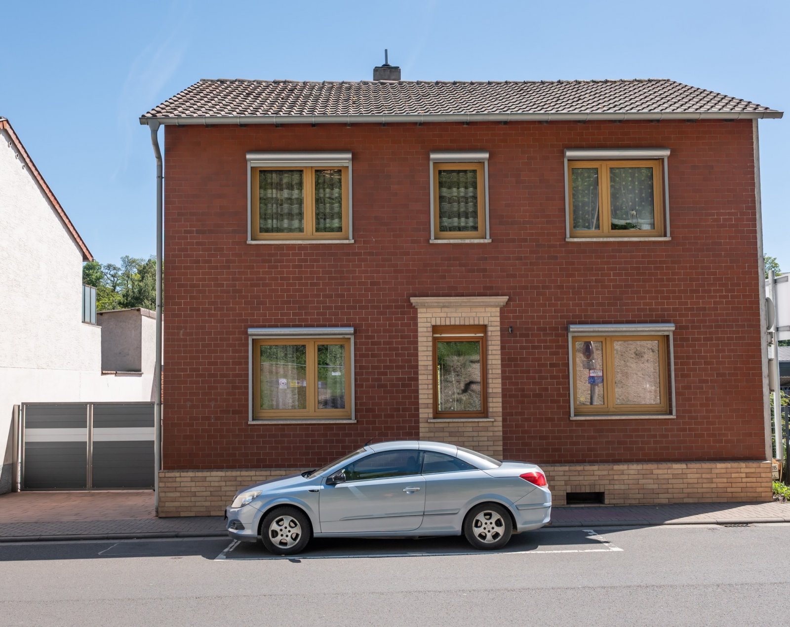 NEUER PREIS !! Großes Kernsaniertes Einfamilienhaus in zentraler Lage von Eisenberg zu verkaufen