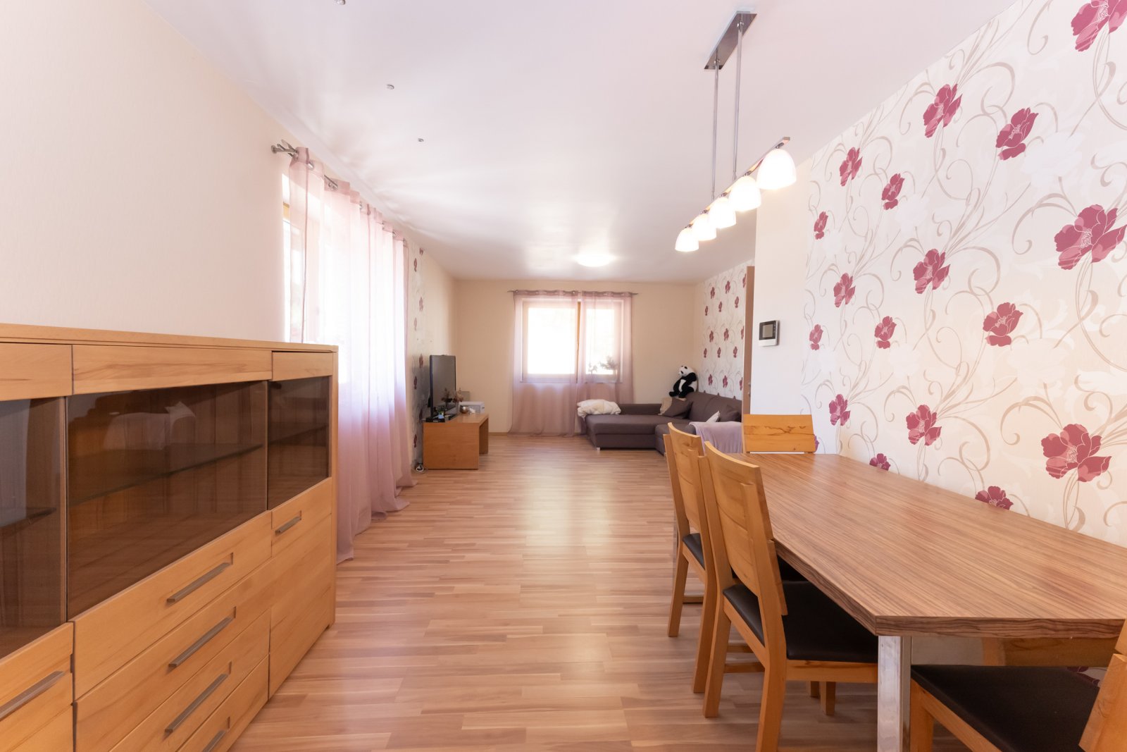 NEUER PREIS !! Großes Kernsaniertes Einfamilienhaus in zentraler Lage von Eisenberg zu verkaufen