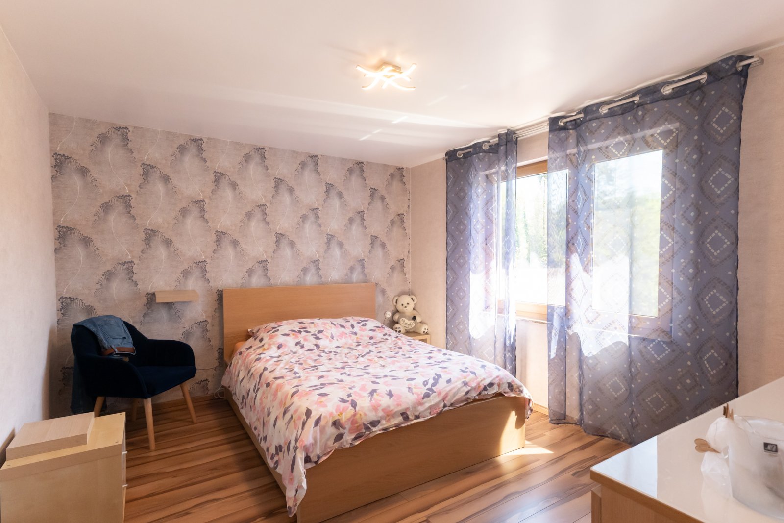 NEUER PREIS !! Großes Kernsaniertes Einfamilienhaus in zentraler Lage von Eisenberg zu verkaufen