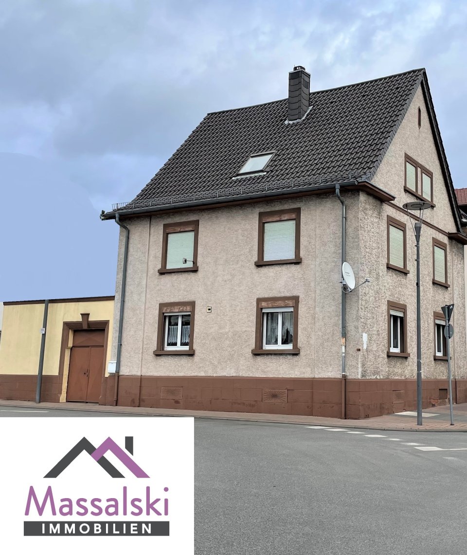 Eisenberg (Pfalz): *** Kernsanierungsbedürftiges Einfamilienhaus mit sehr viel Potential direkt im Stadtzentrum von Eisenberg/Pfalz *** Eisenberg (Pfalz): *** Kernsanierungsbedürftiges Einfamilienhaus mit sehr viel Potential direkt im Stadtzentrum von Eisenberg/Pfalz ***