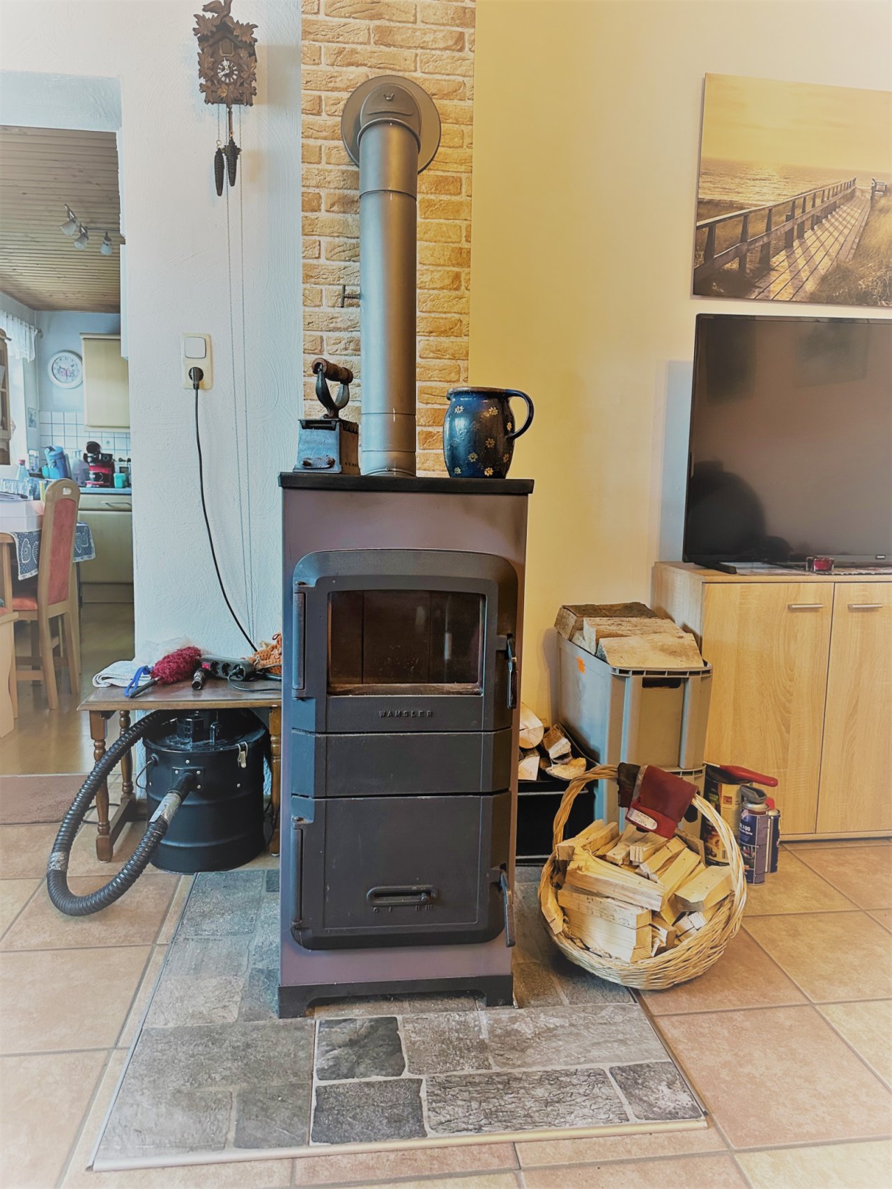 Kaminofen im Wohnzimmer Kaminofen im Wohnzimmer