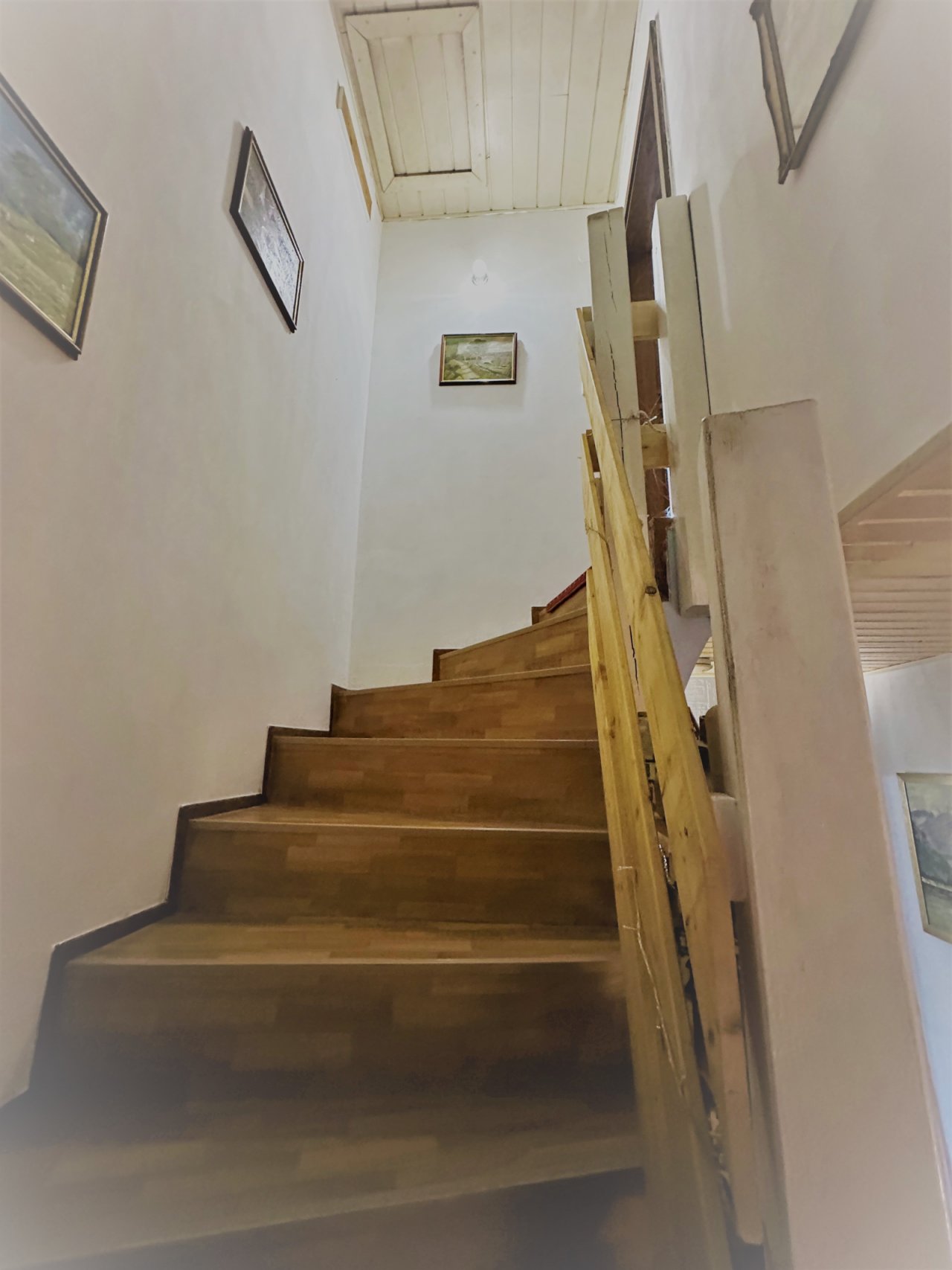 Treppe zum Dachgeschoss Treppe zum Dachgeschoss